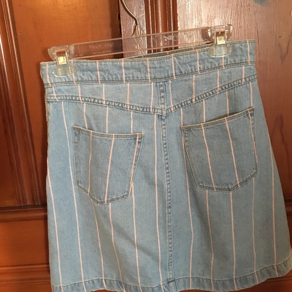 Juicy Couture Black Label Denim Stripe Skirt - Picture 4 of 8